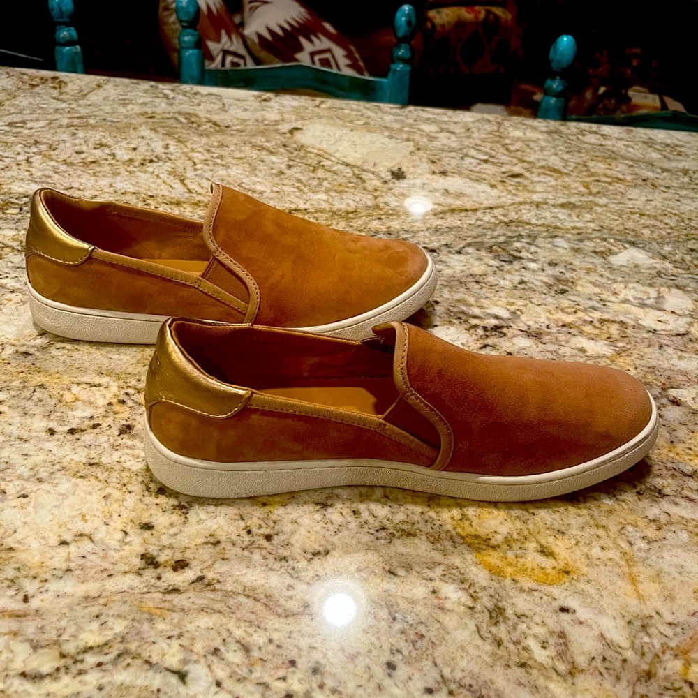 Ugg slip on sneaker